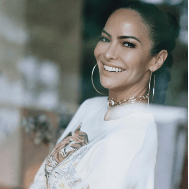 «Yo preferí realizar mi tratamiento con sedación consciente por cuestiones de tiempo, comodidad y sobre todo confianza en los profesionales. La sedación fue genial, durante el proceso descansé sin escuchar ruidos ni sentir dolor. Fue un tratamiento efectivo y super recomendable para procedimientos largos, ya que se pueden encontrar soluciones en una sola cita»